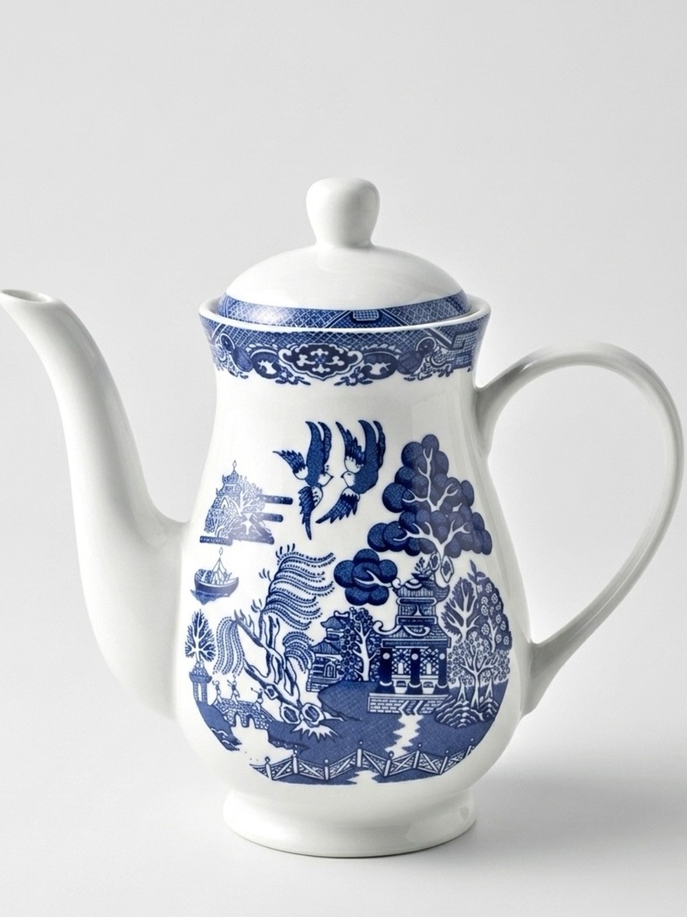 Blue Willow Teapot Royal Cuthbertson Vintage 5-Cup - 9” H
